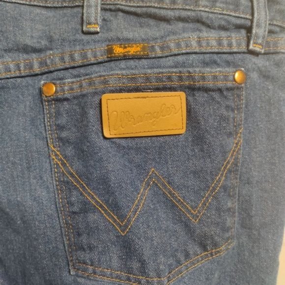 Men's Wrangler 5 pocket jeans size 46x30 - Picture 2 of 5